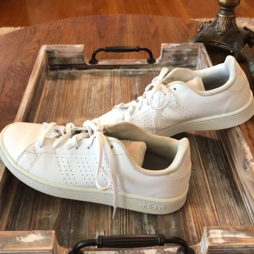 Adidas Womens Advantage Base White.  GUC